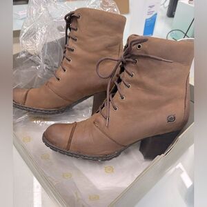Born Brown Lace up Ankle Boots SZ 8.5 EXC
